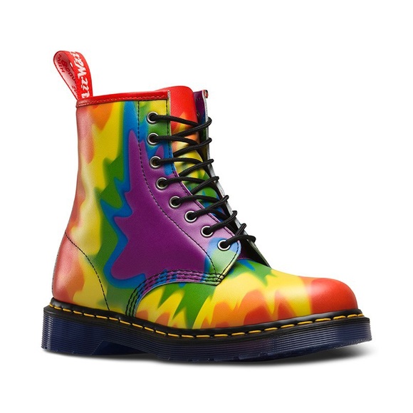 🆕DR. MARTENS 1460 PRIDE TIE-DYE IN PRINT BACKHAND - Picture 2 of 7